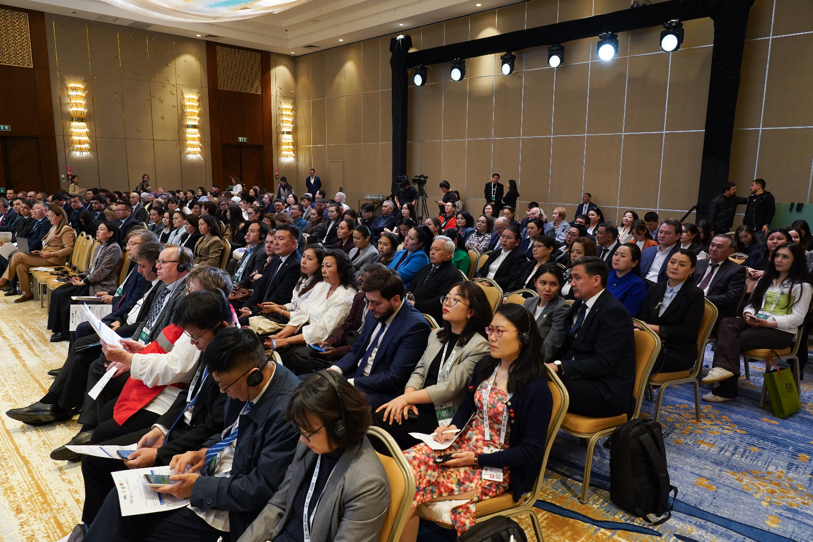 Казгидромет провёл панельную сессию по системе раннего предупреждения в Центральной Азии в рамках РЭС